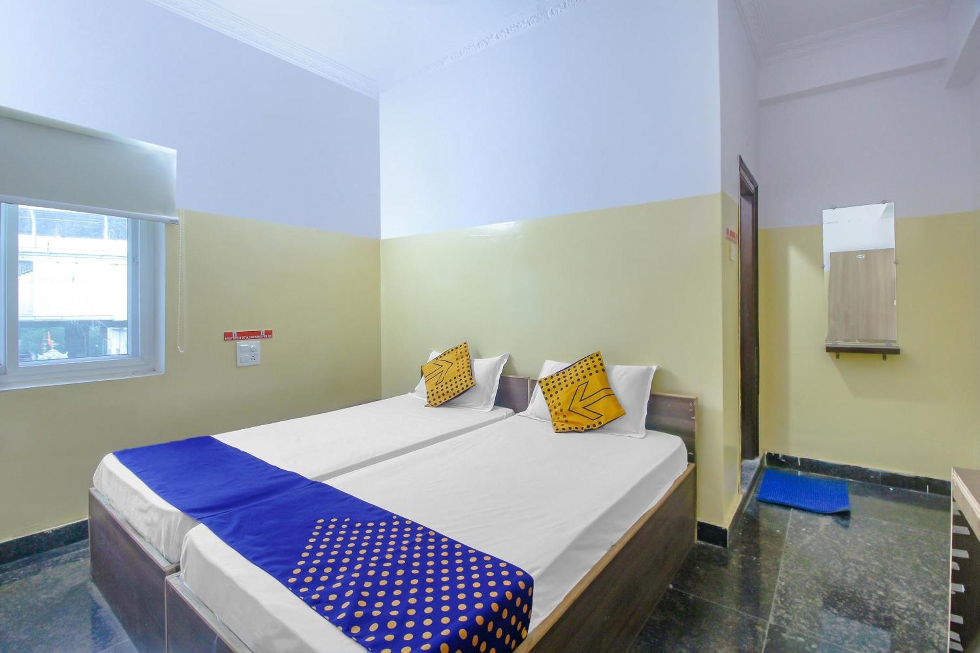 Spot On 81775 Mohit Gokul Lodge New Luxury Room'S Near Secunderabad Railway Station Lālāguda Екстериор снимка