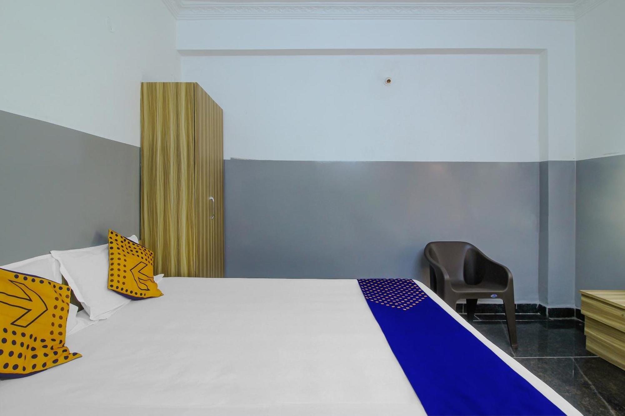Spot On 81775 Mohit Gokul Lodge New Luxury Room'S Near Secunderabad Railway Station Lālāguda Екстериор снимка