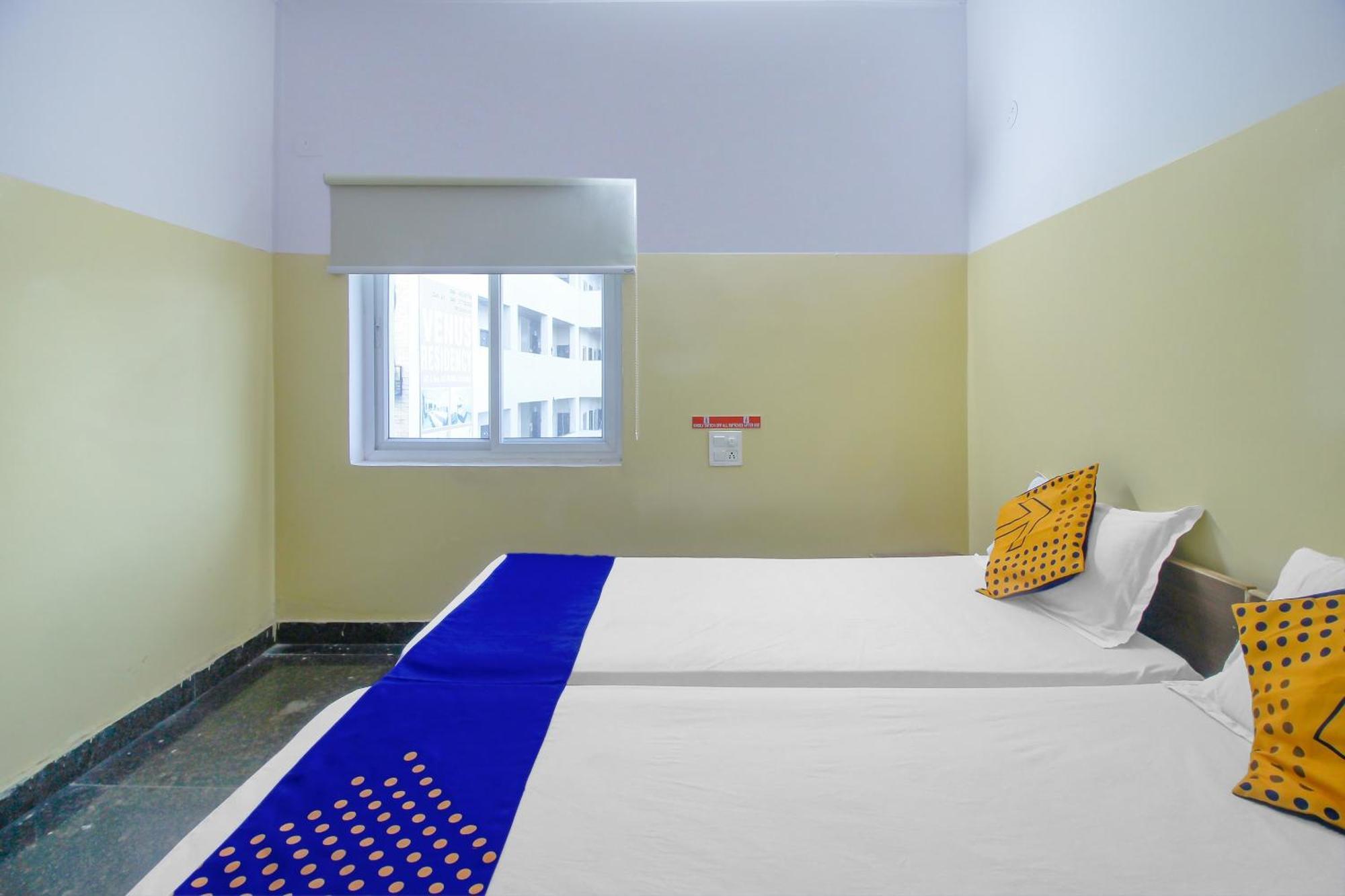 Spot On 81775 Mohit Gokul Lodge New Luxury Room'S Near Secunderabad Railway Station Lālāguda Екстериор снимка
