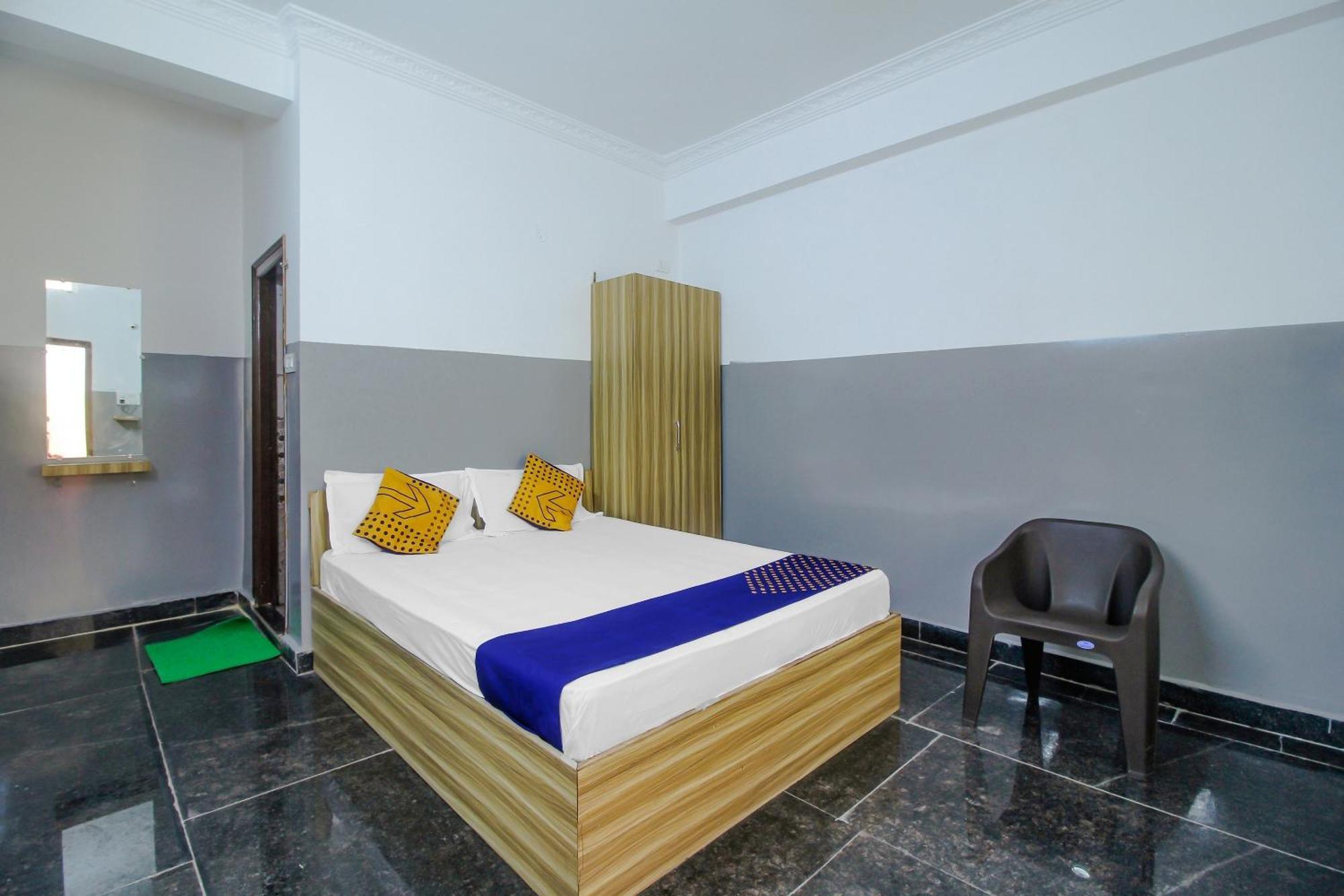 Spot On 81775 Mohit Gokul Lodge New Luxury Room'S Near Secunderabad Railway Station Lālāguda Екстериор снимка