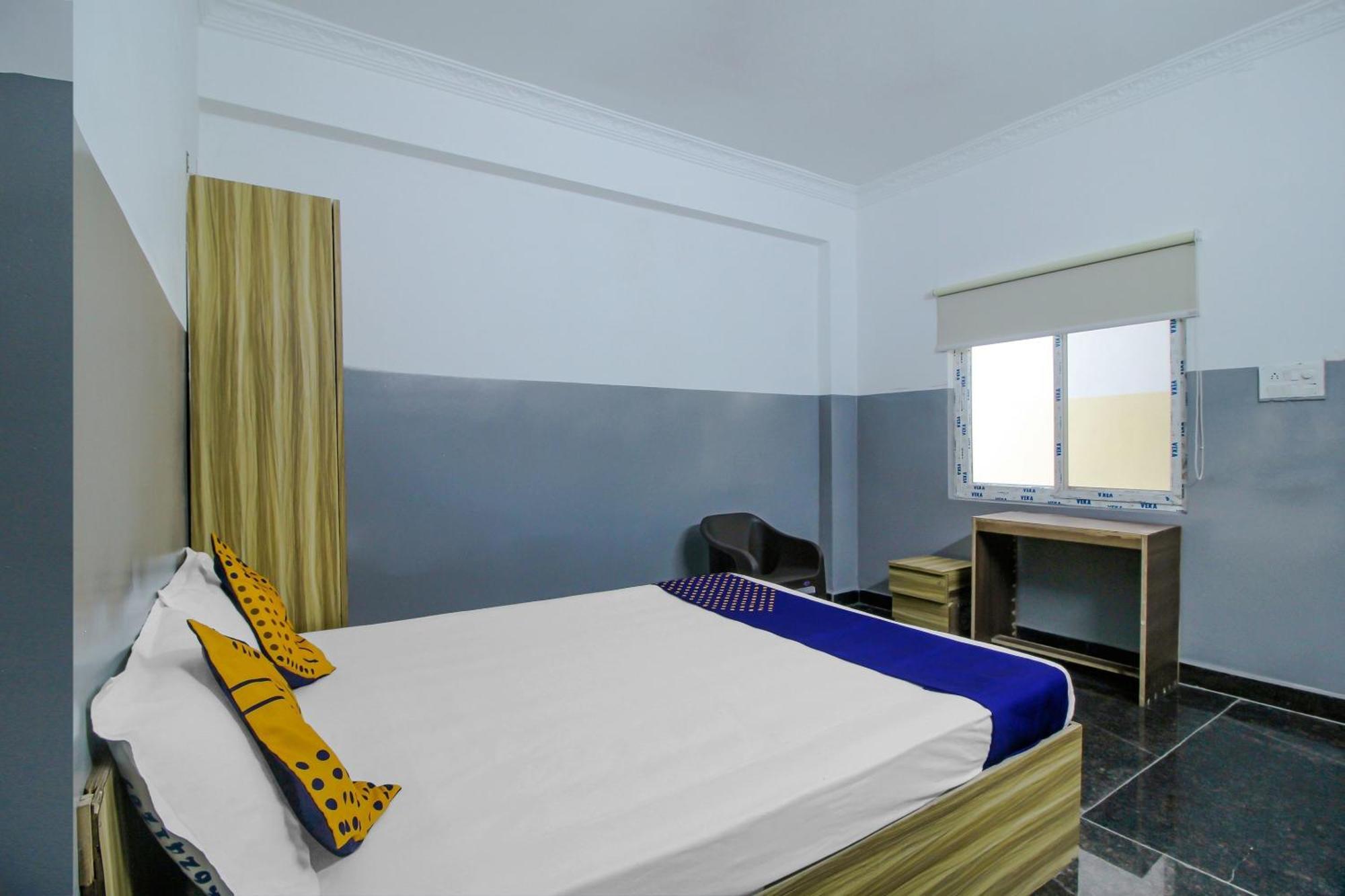 Spot On 81775 Mohit Gokul Lodge New Luxury Room'S Near Secunderabad Railway Station Lālāguda Екстериор снимка