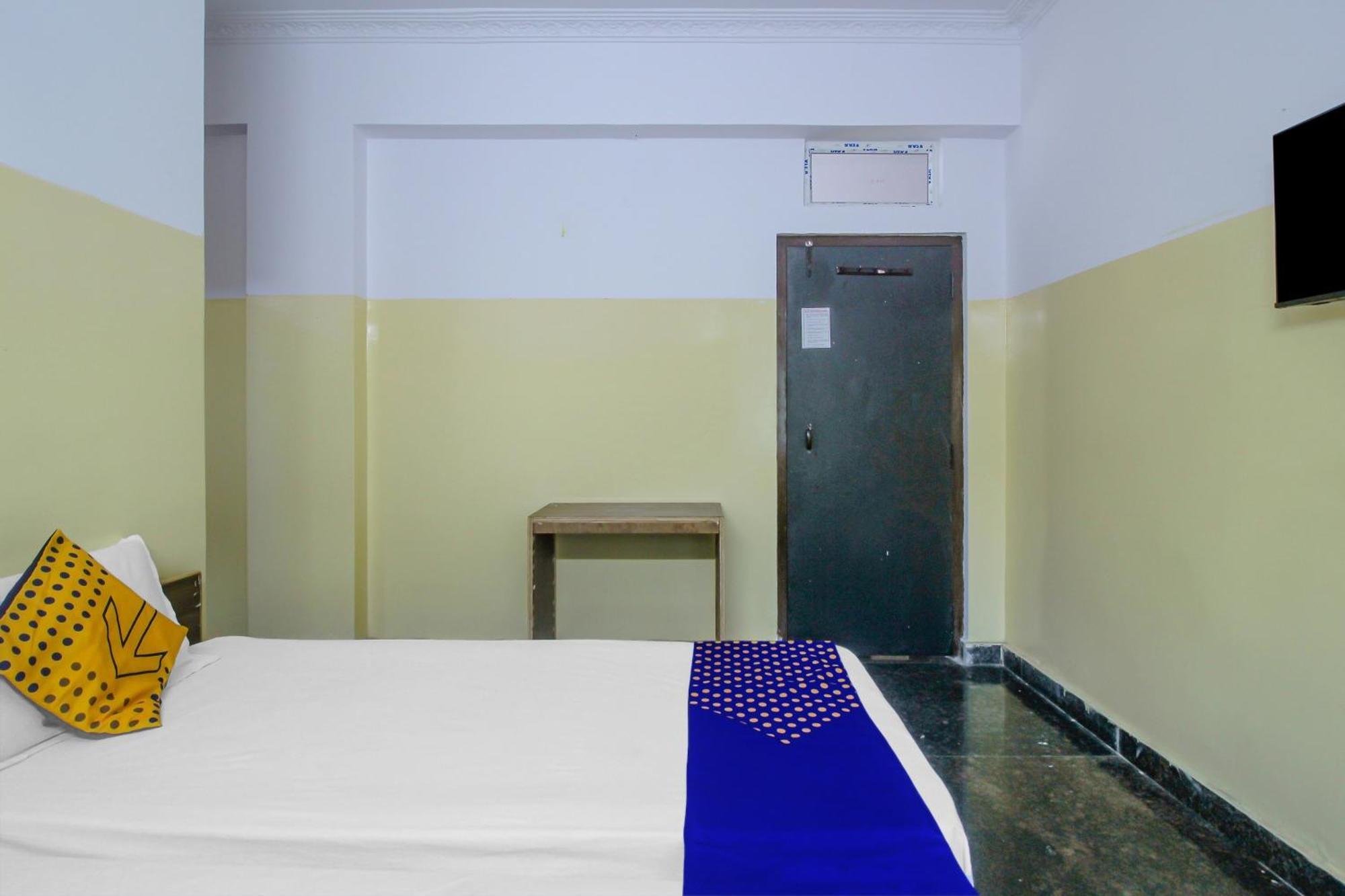 Spot On 81775 Mohit Gokul Lodge New Luxury Room'S Near Secunderabad Railway Station Lālāguda Екстериор снимка